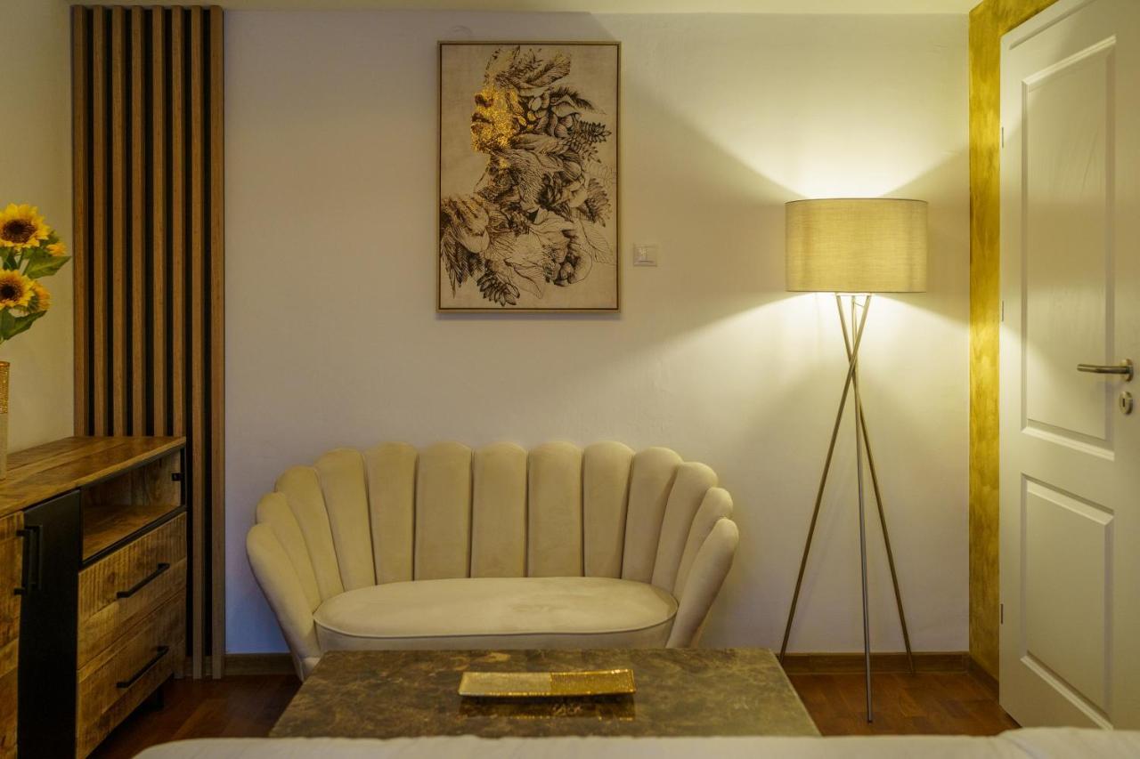 Main Square 5 Star Luxury Apartment With View Cluj-Napoca Exterior foto